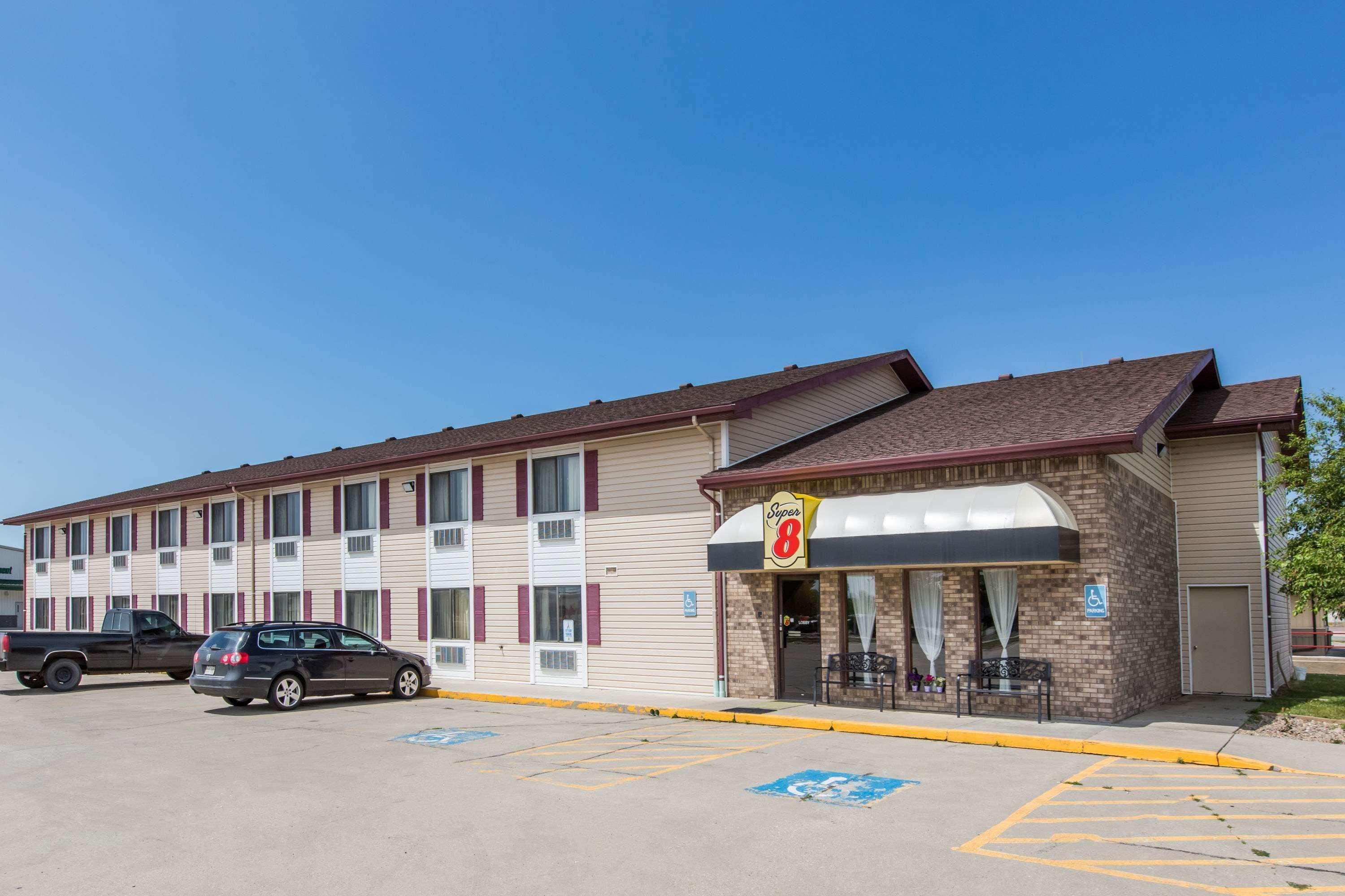 Super 8 By Wyndham Wayne Motel Exterior photo